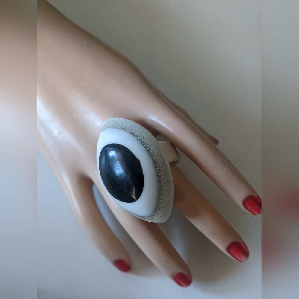 Vintage Mod Op Art Eyeball Ring